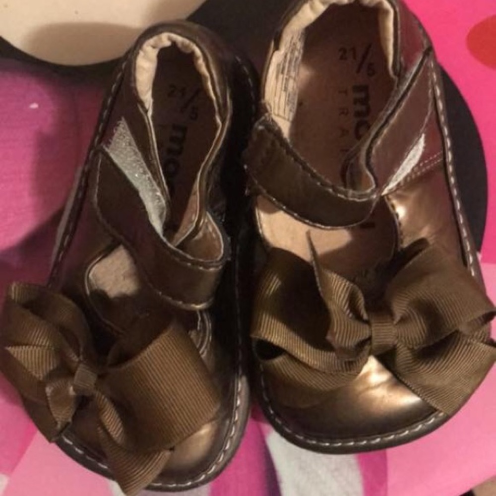 Mooshu toddler girl shoes size 5c